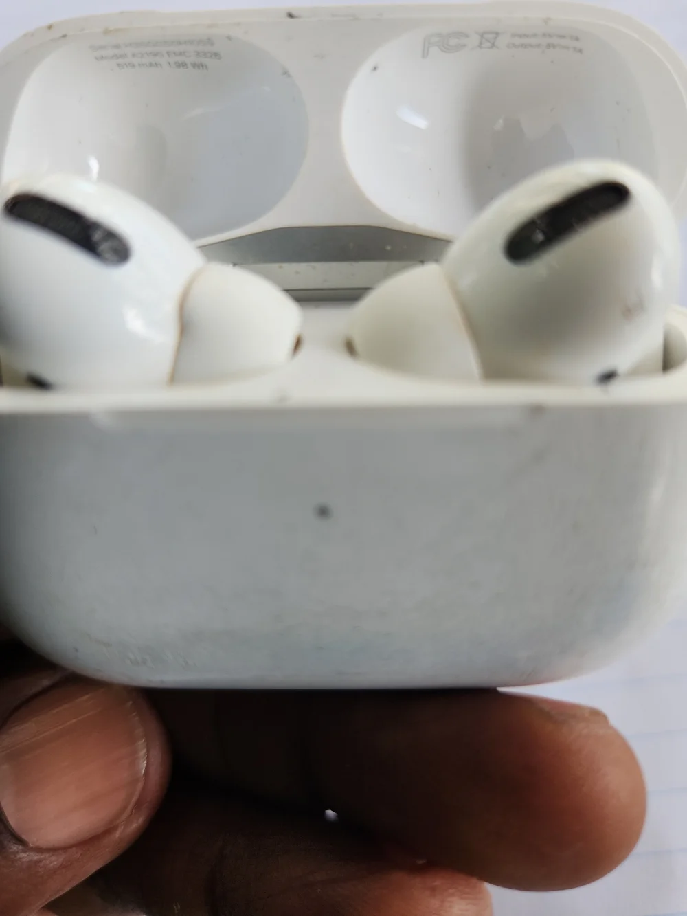 Apple White On‑Ear Wireless Earbuds with Charging Case